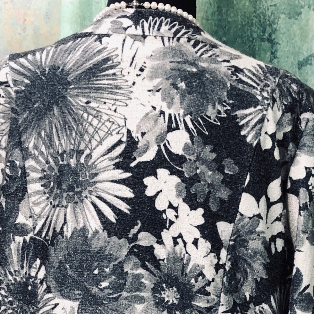 📌Susan Graver Floral Beautiful long Jacket - Picture 8 of 8